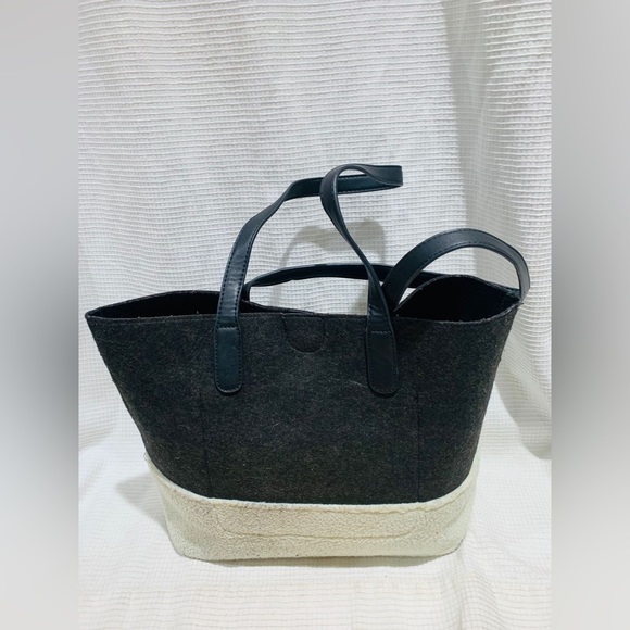 Emma Fox Gray and Off white TOTE - Picture 2 of 7